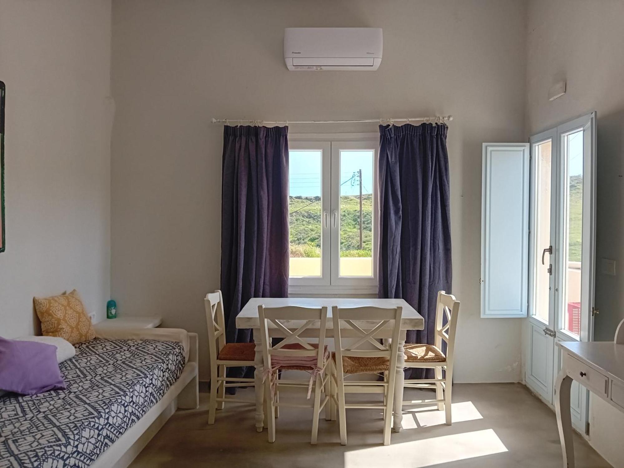Drakkar Houses Fira  Luaran gambar